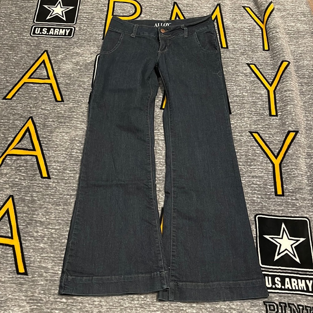 Alloy Apparel Jeans.